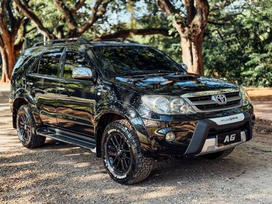 TOYOTA HILUX SW4 3.0 SRV 4X4 16V TURBO INTERCOOLER DIESEL 4P AUTOMÁTICO TOYOTA HILUX SW4 3.0 SRV 4X4 16V TURBO INTERCOOLER DIESEL 4P AUTOMÁTICO